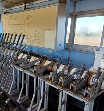 SNCF Réseau : découvrez le poste d'aiguillage de Thouars