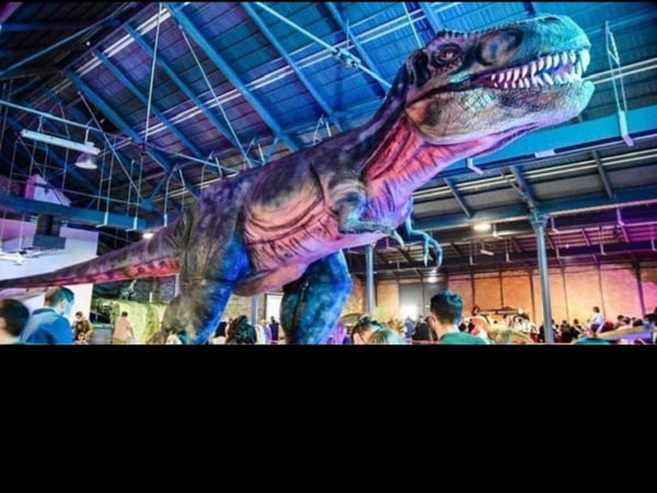 Exposition Avengers et Univers des Dinosaures